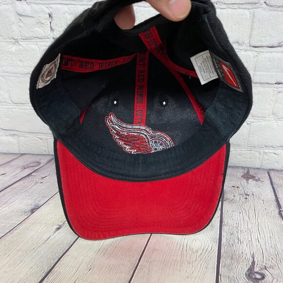 Vintage Nike Team Hat Wool Cap Detroit Red Wings Black Embroidered NHL Hockey - Picture 8 of 11